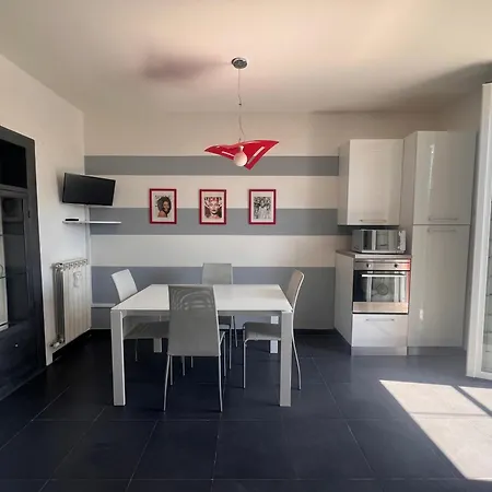 5 Terre Paula House Специя