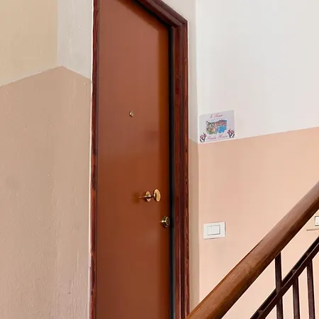 5 Terre Paula House Апартаменты Специя