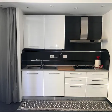 5 Terre Paula House Апартаменты Специя